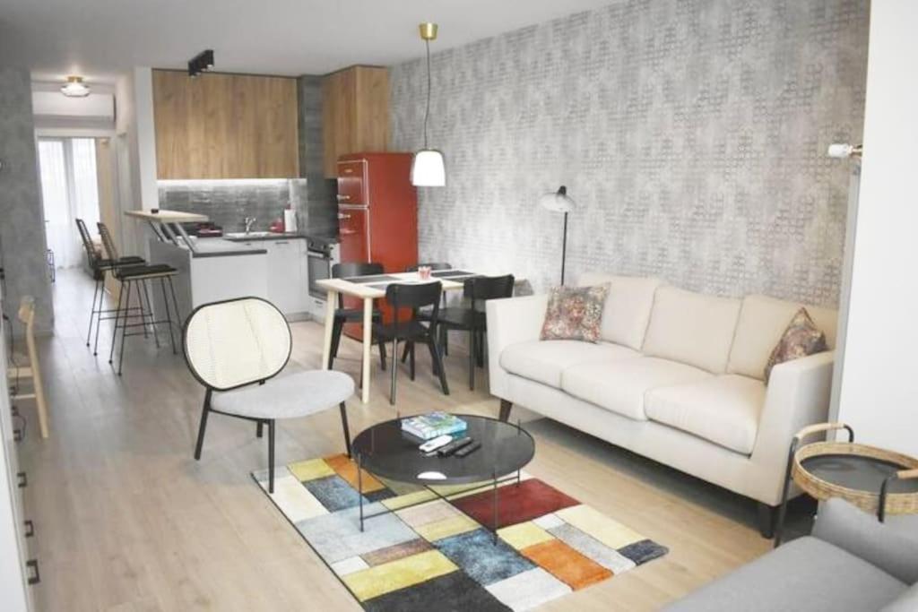 Tokiyo: A Lovely City Center 2 Bedrooms Apartment With Private Parking Sofia Exterior foto